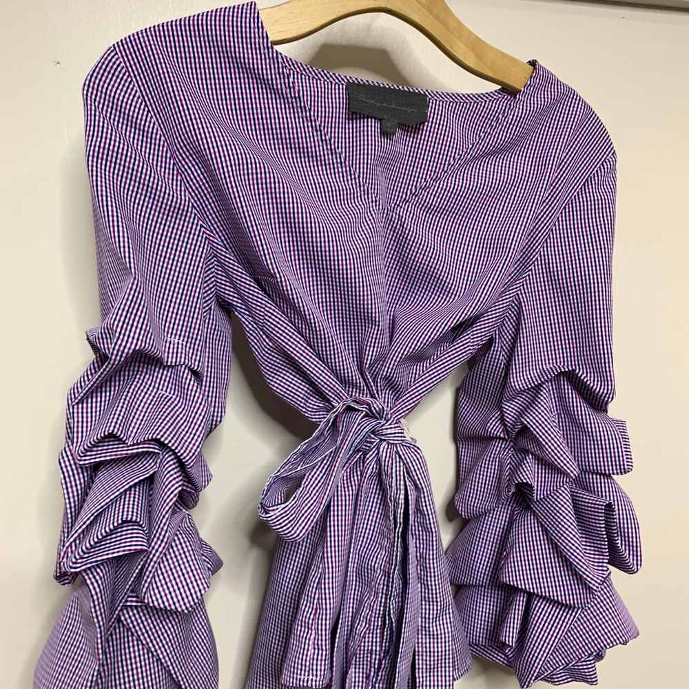 So cute bell sleeve and adjustable waist belt